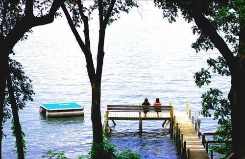 Ripon House | A Vintage & Historical Lake Front Home (Sleeps 12) Pet Friendly