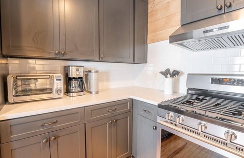 North Charleston House | A Walk in the Pines - Bright & Cute 3br 2ba Home