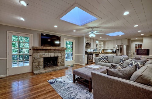 Mirror Lake House | A Walk in the Woods - Family Home near Mirror Lake