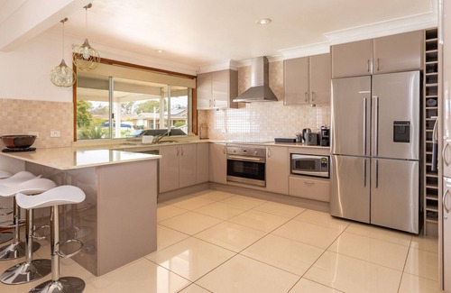 Forster House | A Waterfront Haven, Absolute waterfront with private jetty and WiFi