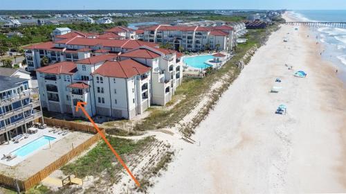 North Topsail Beach Apartment | A Wave From It All- Luxe 1BR at Villa Capriani
