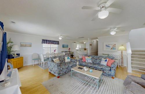 Surfside Beach House | A Wave From It All
