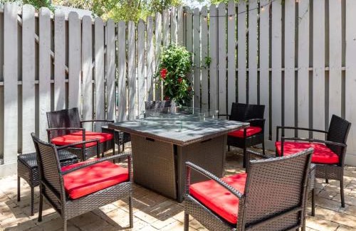 Savannah Beach House | A Wave From It All