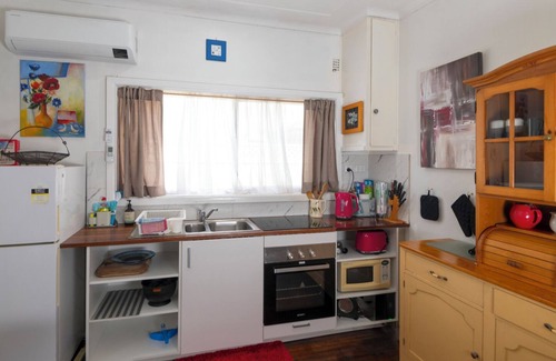 Cronulla Apartment | A welcoming and cosy unit that is near Wanda beach and Cronulla Golf Course