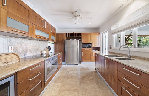 Mullins House | A Wonderful 4 Bedroom Townhouse In Mullins Bay. Short Walk To The Beach.