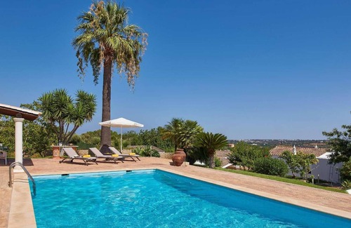 Moncarapacho e Fuseta Villa | A wonderful restored country house.