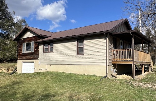 Fayetteville House | A+ Wonderful ! Walk or Bike to Downtown Fayetteville Minutes to New River Gorge