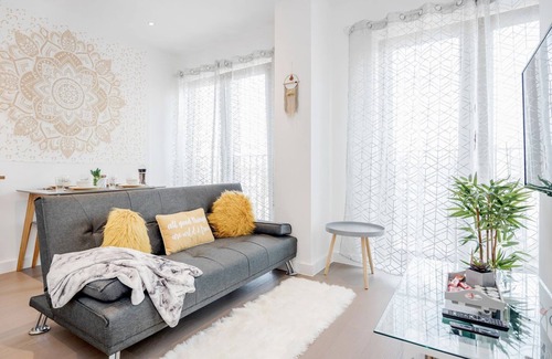 St Albans Cottage | A wonderfully furnished one bedroomed apartment, ideal for using as a base to explore St Albans.