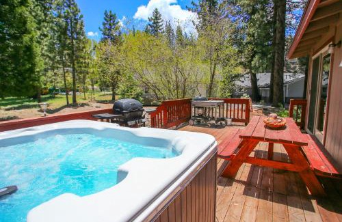 Upper Moonridge House | A Wonderland - Beautiful home just a couple steps away from bear mountain ski resort with hot tub