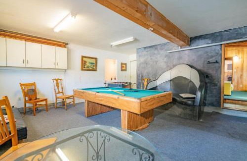 Upper Moonridge House | A Wonderland - Beautiful home just a couple steps away from bear mountain ski resort with hot tub