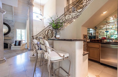 Thousand Oaks House | A Writer's Hideaway and Private Escape for the Hollywood Elite.