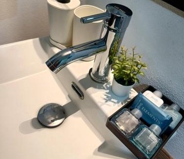 Cuautitlan Izcalli Apartment | A05 SUITE WHITE para 1 a 2 personas, Especialistas en CORTAS, MEDIANAS Y LARGAS ESTANCIAS en IZCALLI TEPOTZOTLAN perfecto para Familias, Turistas, Contratistas, Estudiantes, Empresas A sólo 5 min Izcalli 5 min Esmeralda 20 min Satélite 25 min AIFA