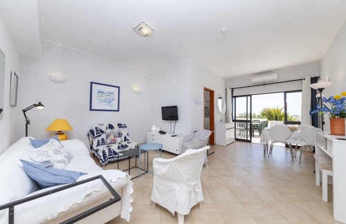 Porto de Mos Apartment | A08 - Magnolia Sea View Apartment