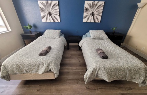 Pico - Robertson Hotel | (A10) Charming Double Bed Hotel Style
