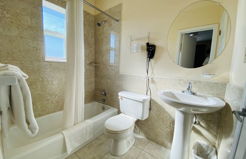 Bostroms Lower Ormond Beach Hotel | A1A Super Inn