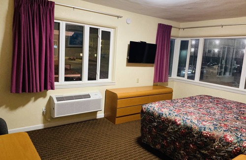 Bostroms Lower Ormond Beach Hotel | A1A Super Inn