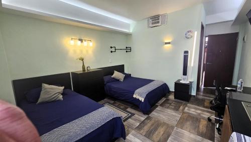 Cuautitlan Izcalli Apartment | A21 SUITE BLACK MAX para 1 a 4 personas, Especialistas en CORTAS, MEDIANAS Y LARGAS ESTANCIAS en IZCALLI TEPOTZOTLAN perfecto para Familias, Turistas, Contratistas, Estudiantes, Empresas A sólo 5 min Izcalli 5 min Esmeralda 20 min Satélite 25 min AIFA