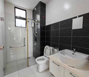 Taman Bukit Mewah Apartment | A2705 Platino ParadigmMall Netflix PoolView BySTAY