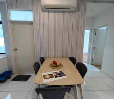 Taman Bukit Mewah Apartment | A2705 Platino ParadigmMall Netflix PoolView BySTAY