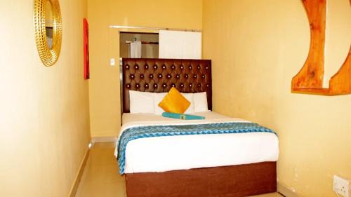 Essenwood Hotel | A2B Lodge