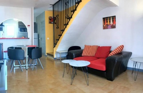 Almadraba-Canyelles Ski Chalet | A38-Attached house with pool, parking and Wi-fi