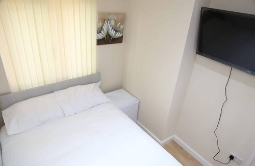 Woolwich Common Cabin | Aa Guest Room² (near Royal Arsenal)