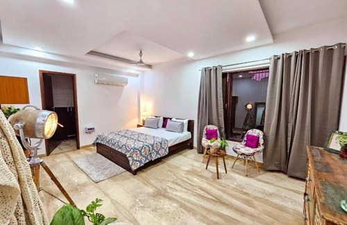 Vasant Kunj Apartment | AAA Home - Vasant Kunj by Maple Key Stays