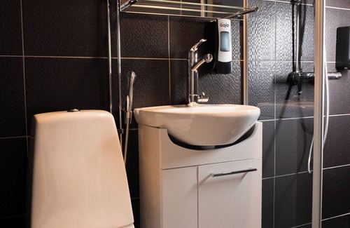 Ylamylly Hotel | AadanKosio
