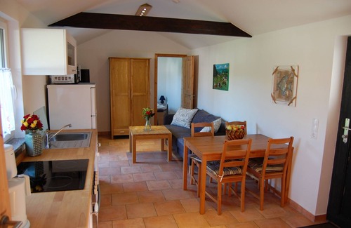 Tarnewitz Apartment | Aalhaus garden house secluded location only 900m to the beach