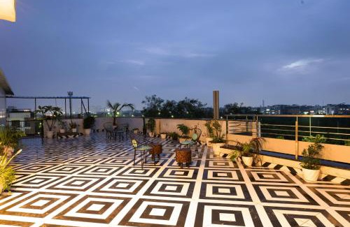 Noida Hotel | Aarchh Regency Noida