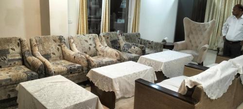 Kailash Colony Hotel | Aaron Harikanta Stayz