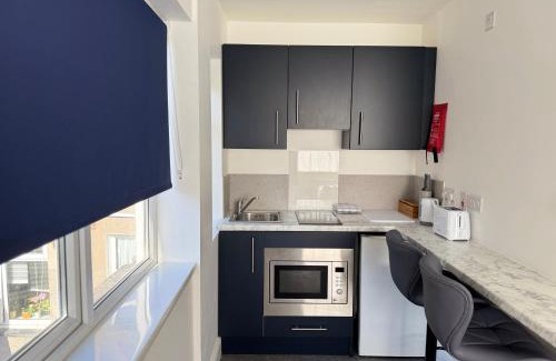 Riverside Apartment | Aaron Wise - 09 Coldstream Studios
