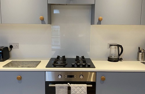 Riverside Apartment | Aaron Wise - 17 Fitzhamon Apartments