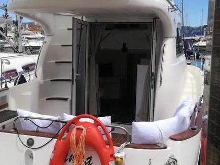 Roses Town Center Boat Rental | Aavinya
