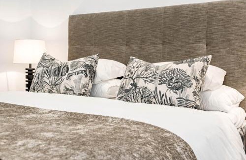 Nueva Andalucia Apartment | AB26- Lovely Holiday Home in Aldea Blanca