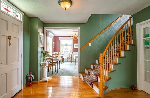 Historic Old Town Bed & Breakfast | Abacot Hall Bed & Breakfast