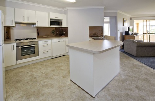 Broadwater Hotel | Abbey Beach Resort