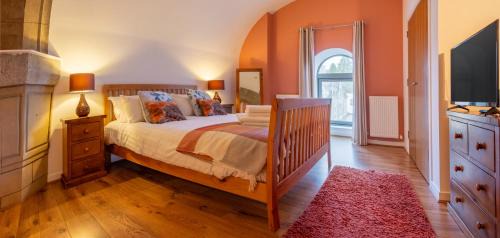 Fort Augustus Apartment | Abbey Church Upper North Aisle Luxury Self Catering 2 bedroom Apartments