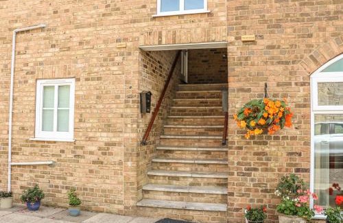 Lincoln House | Abbey Cottage