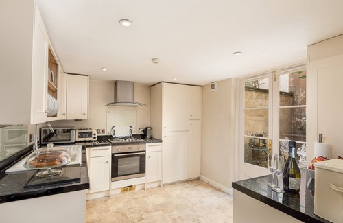 Bath City Centre Apartment | Abbey Mews