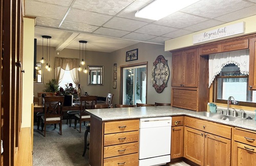 Baraboo House | Abbey's Farm House 15 minutes from Dells