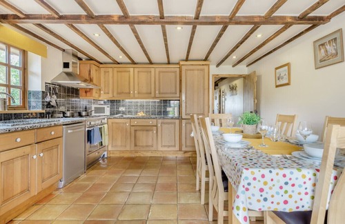 Holworth House | Abbeydale - Three Bedroom House, Sleeps 5