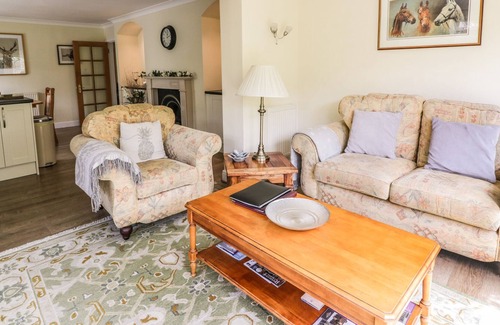 Kelso Cottage | ABBEYSIDE COTTAGE, with a garden in Kelso