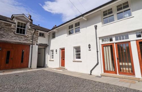 Penny Bridge House | Abbots Reading Mews 1