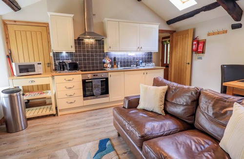 Penny Bridge Cottage | Abbots Reading Mews 2