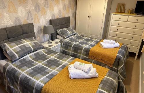 Glastonbury House | Abbotsleigh Rest - close to Glastonbury Abbey