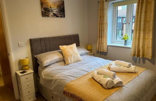 Glastonbury House | Abbotsleigh Rest - close to Glastonbury Abbey