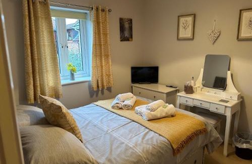 Glastonbury House | Abbotsleigh Rest - close to Glastonbury Abbey