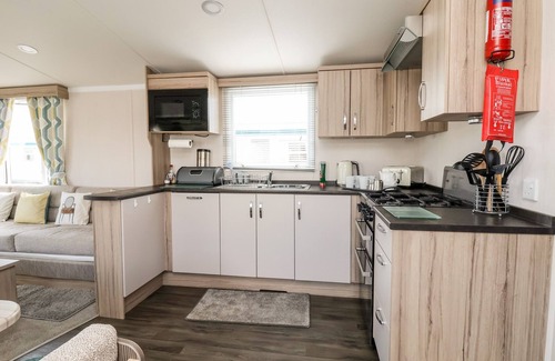 Towyn Cottage | ABCVAN, family friendly, with a garden in Towyn