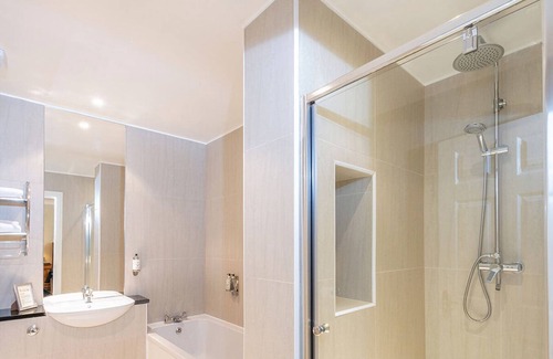 Central Aberdeen Hotel | Aberdeen Douglas Hotel